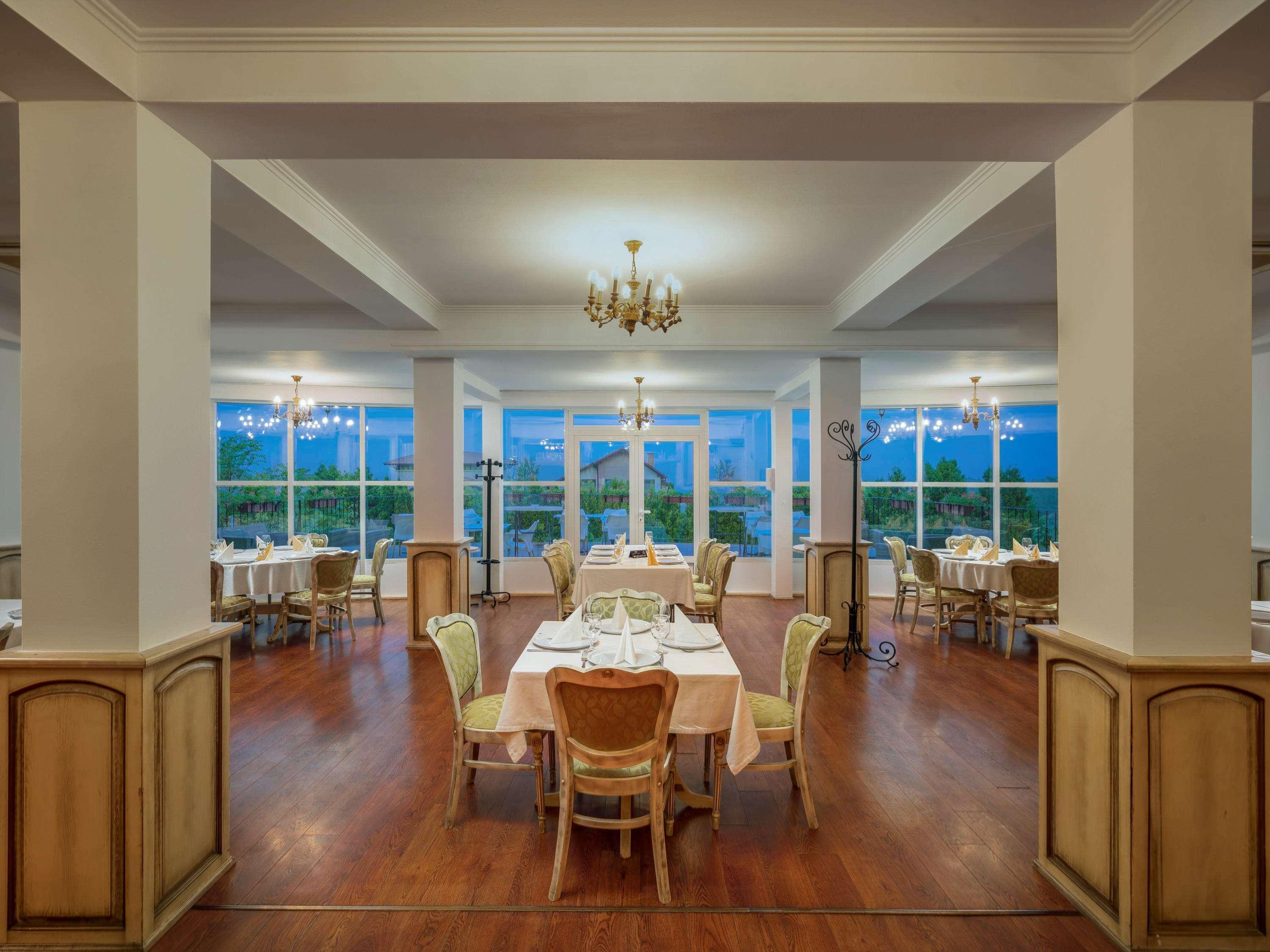 Mercure Medias Binderbubi Hotel And Spa Ngoại thất bức ảnh